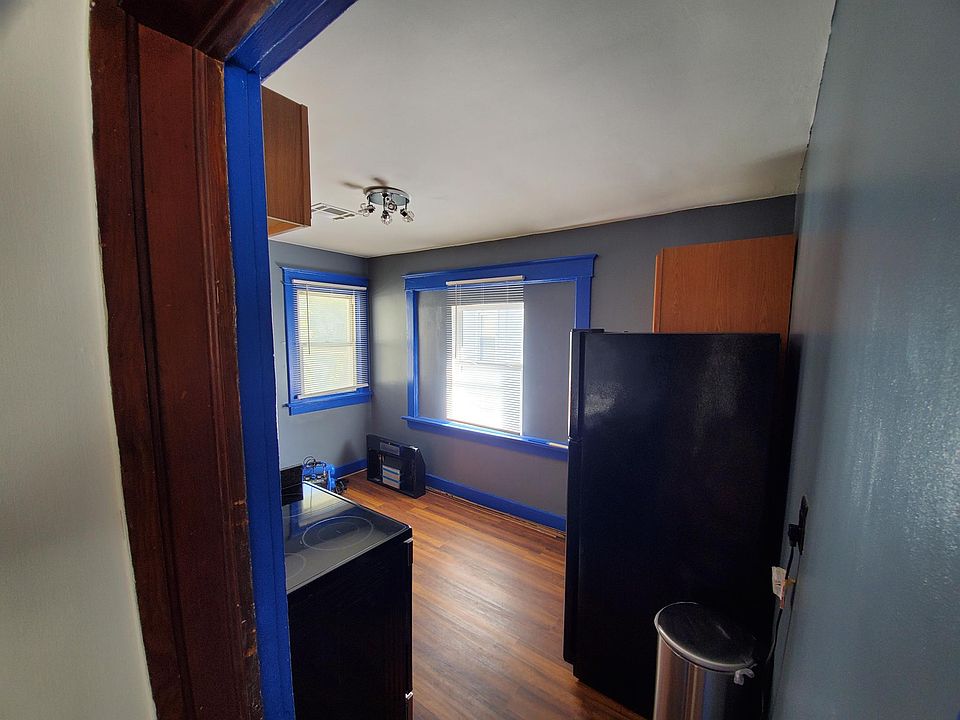 1st image of 58 Henry St #2