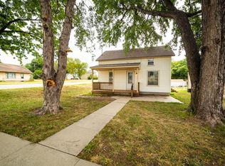 321 W 3rd St, Miltonvale, KS 67466