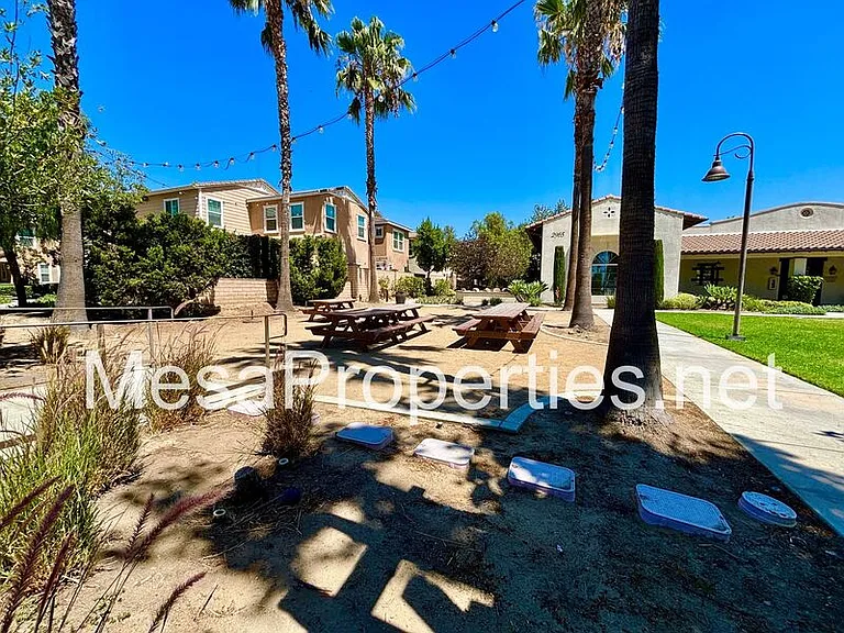 2922 E Via Fiano — Photo 34