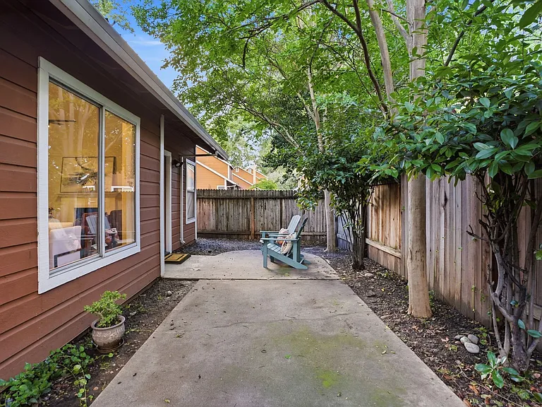 8 Coyle Creek Cir — Photo 29