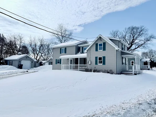 23 South St, Champlain, NY 12919