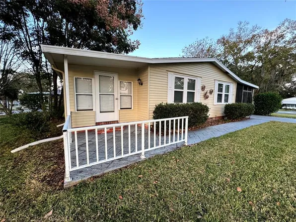 813 Saint Andrews Blvd, Lady Lake, FL 32159