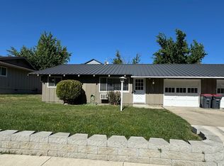 1221 Valley View Dr, Medford, OR