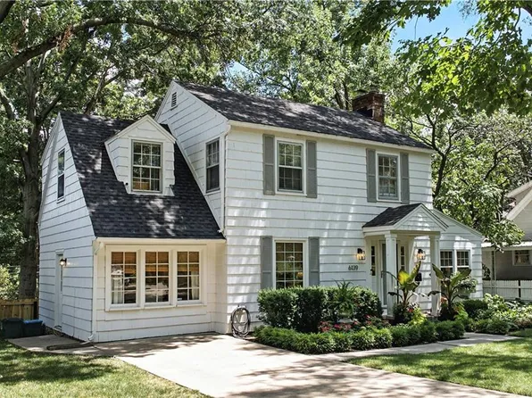 6139 Delmar St, Fairway, KS 66205