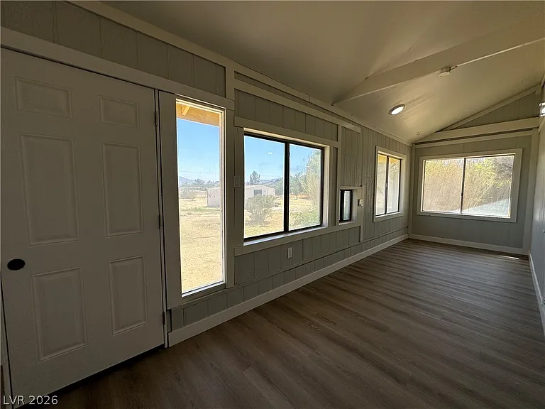 2590 N Murphy St — Photo 22