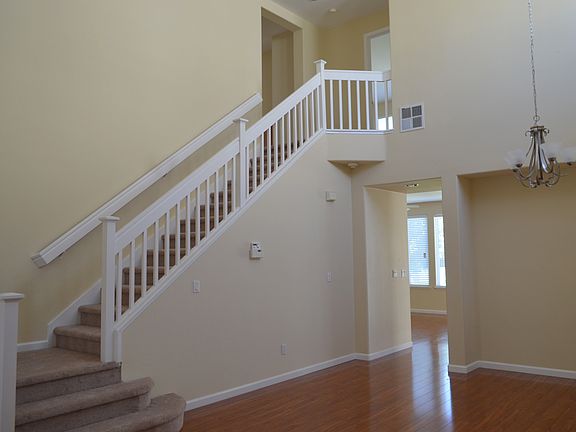 4th image of 5418 Aspen St