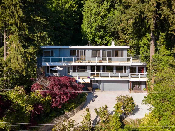 3897 Bayridge Ave, West Vancouver, BC V7V 3J3