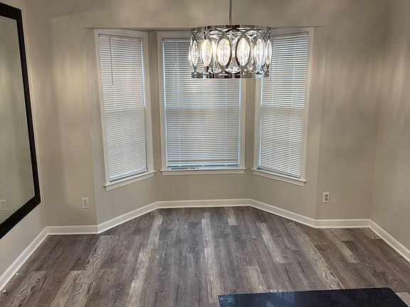 4th image of 3886 Willowbrook Dr