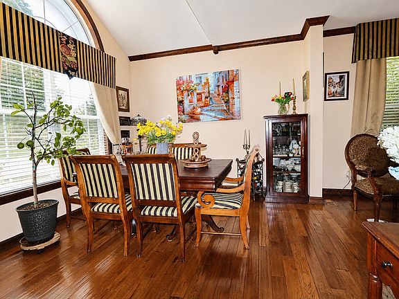 3rd image of 1594 Baytree Dr