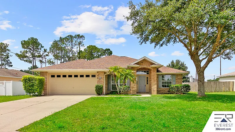 4 bed, 2.0 bath, 2458 sqft, $2,000 — Photo 2