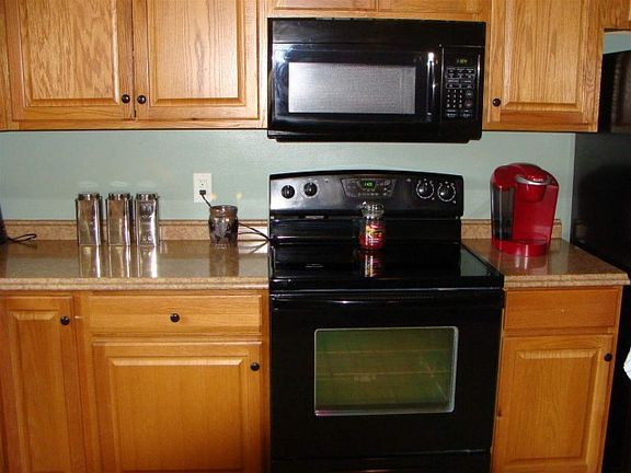5th image of 245 5th Ave E