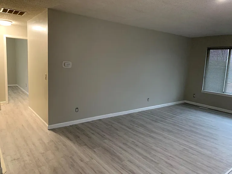 604 Compton Ave — Photo 12