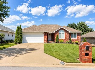 3945 W Cardinal St, Springfield, MO 65810