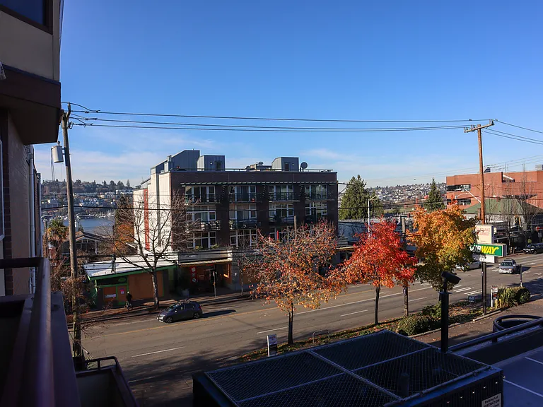 2234 Eastlake Ave E #3 — Photo 2