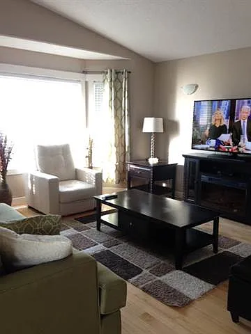 8902 - 70 Avenue Unit B — Photo 3