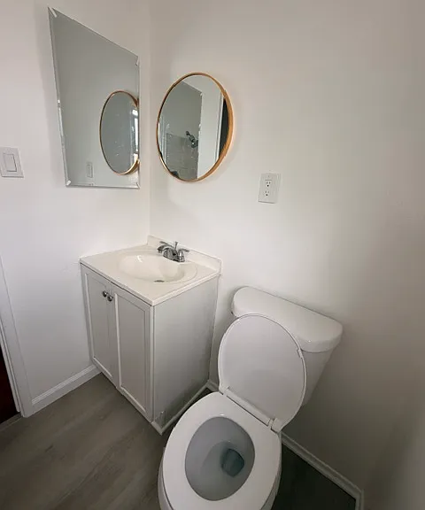164 N Clark Dr — Photo 6