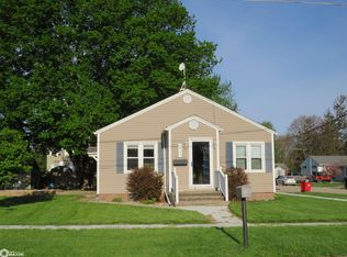 203 6th St SW, Hampton, IA 50441