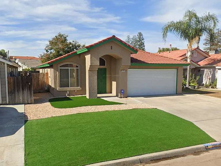 2193 N Antioch Ave — Photo 1