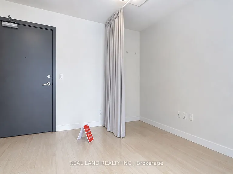 246 Logan Ave #303 — Photo 11