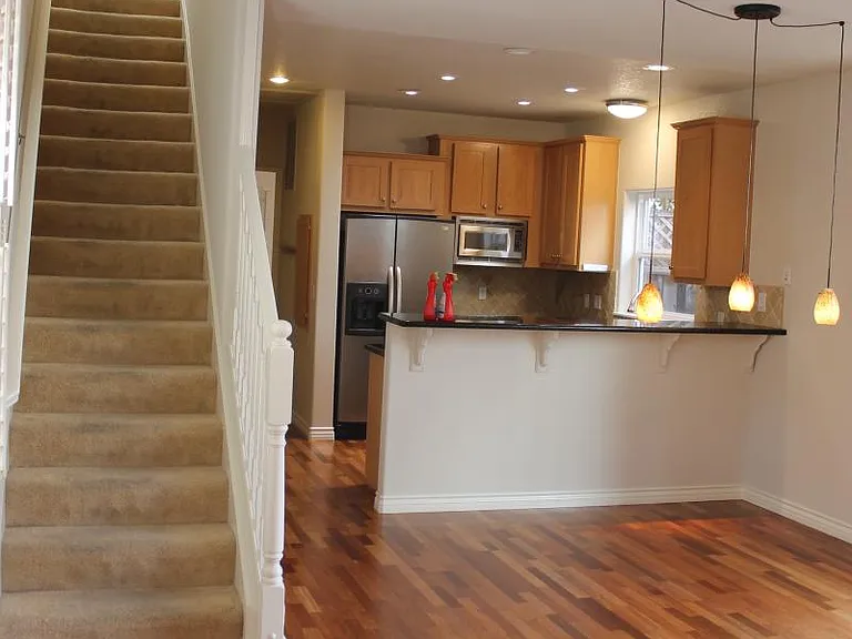 131 Creekside Village Dr — Photo 3
