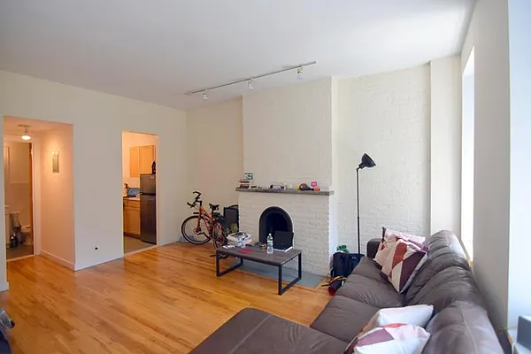 Rented by Buchbinder & Warren | media 5