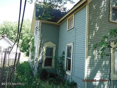 2nd image of 745 Mills St