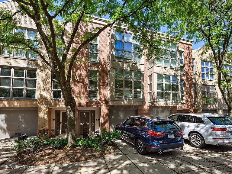 2365 N Wayne Ave — Photo 1