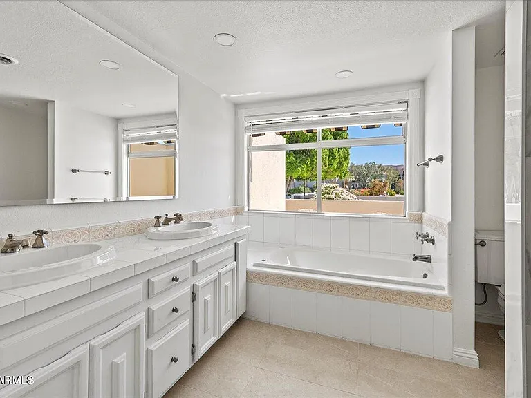 4327 N 69th Way — Photo 30