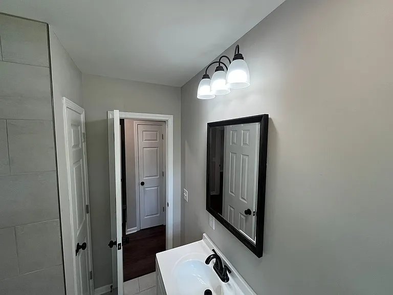 2102 Somerset Ave — Photo 7