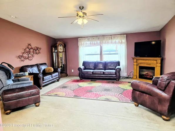 519 1st Ave NW, Wibaux, MT 59353
