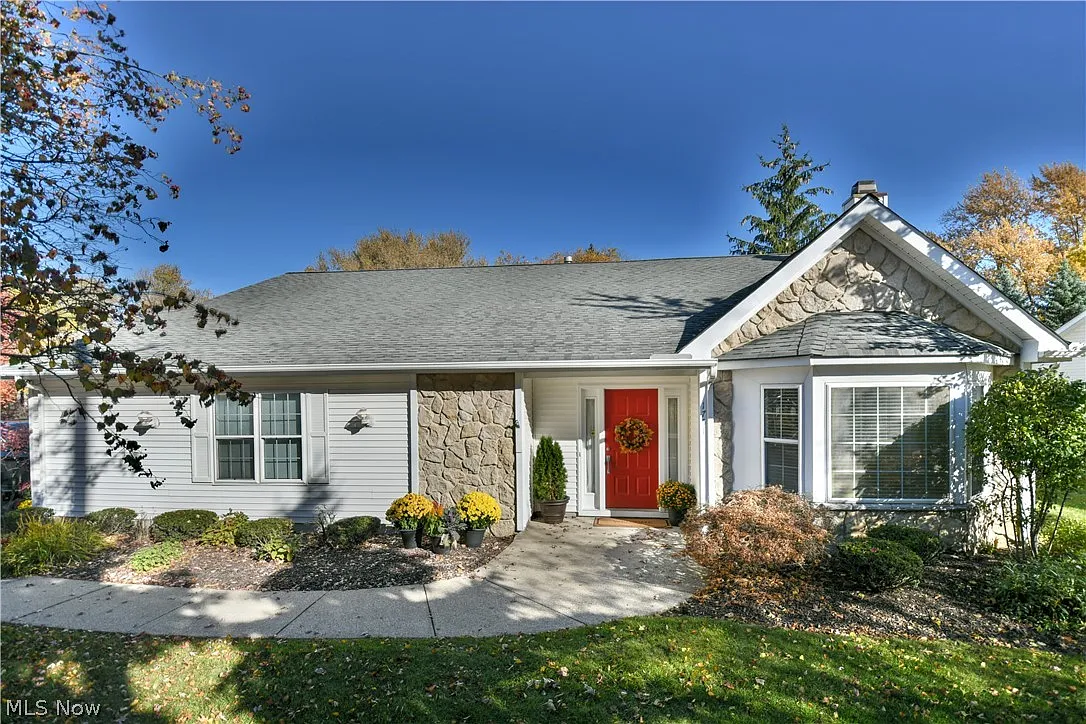 1751 Richmond Rd photo 1