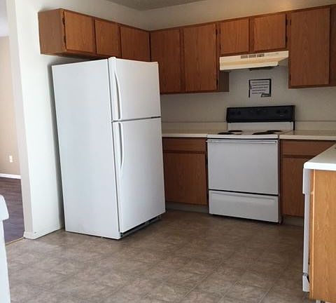 FULLY APPLIANCED KITCHEN