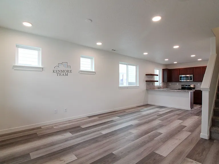 366 Aeon Dr — Photo 5