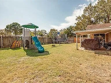 Building Photo - 3109 Longleaf Dr