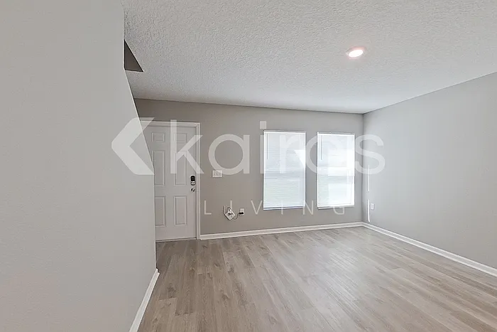 4 bed, 3.0 bath, 1836 sqft, $1,995 — Photo 2