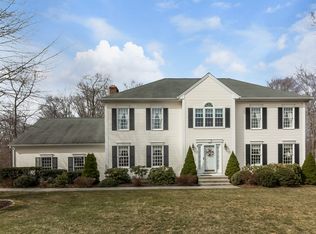 414 Willow Rd, Guilford, CT 06437