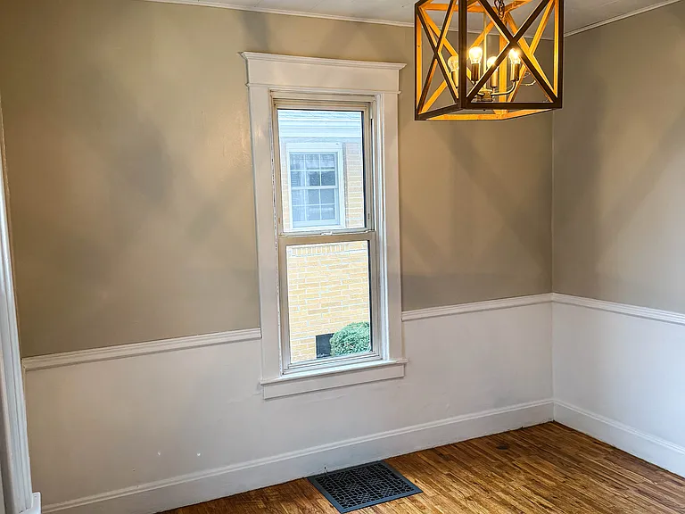 2228 Avenue E — Photo 3