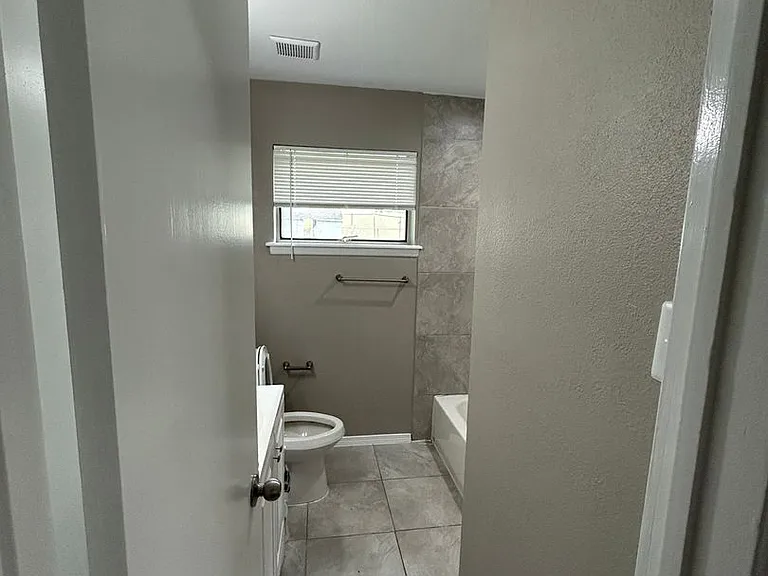 805 Biggs Ter — Photo 25