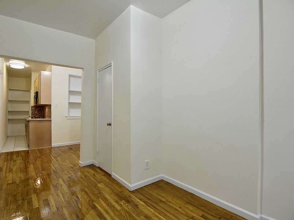 1st image of 448 W 55th St #A1
