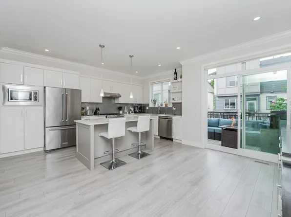 15665 Mountain View Dr #53, Surrey, BC V3Z 0W8