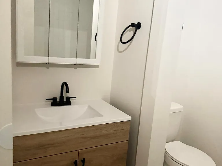 42 Warner St #B3 — Photo 5