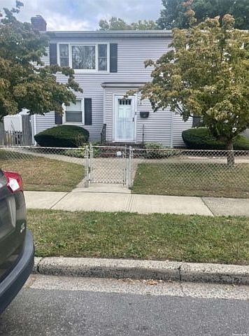 1st image of 9 Underhill Ave