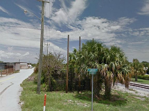 4th image of 3372 NE Candice Ave