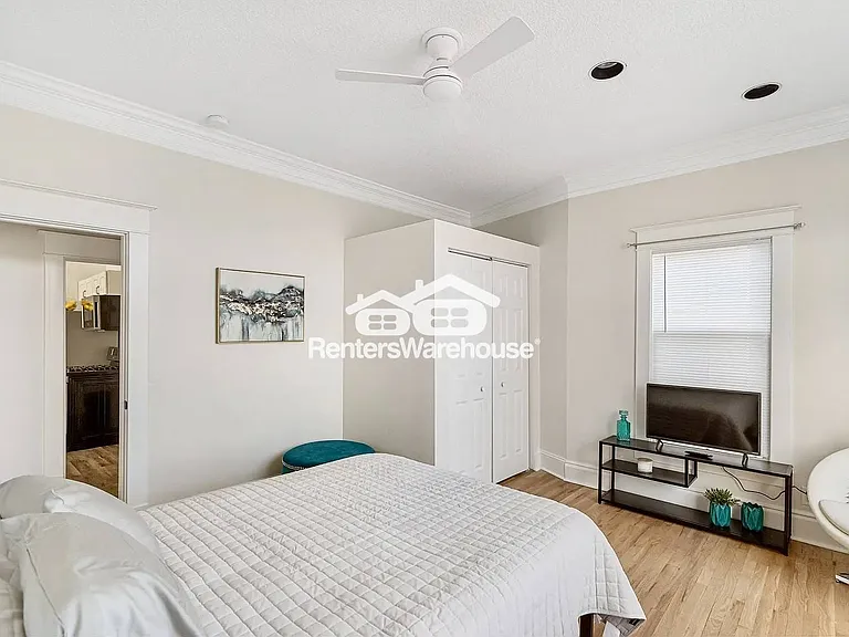 544 36th St #2 — Photo 9