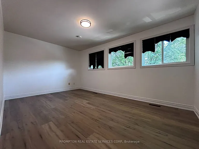 22 Poplar Cres — Photo 15