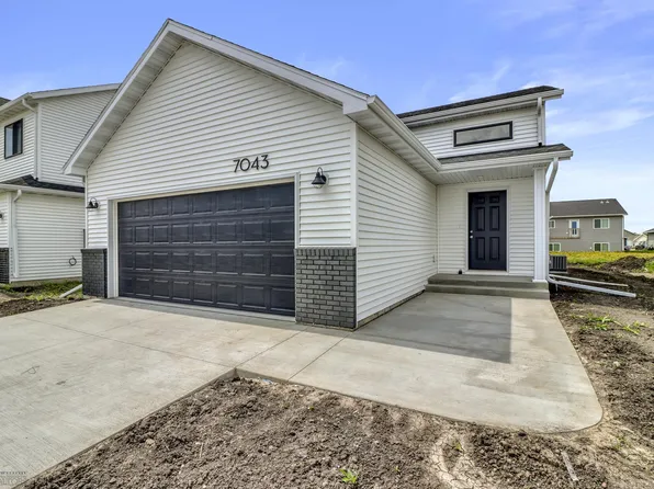 7043 Benji Ln, Horace, ND 58047