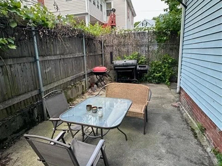 Summer St — Photo 14