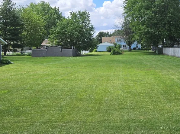 1435 Sandwich Dr, Sandwich, IL 60548