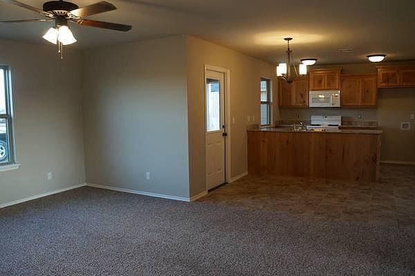 2nd image of 10015 N 44th Ave E