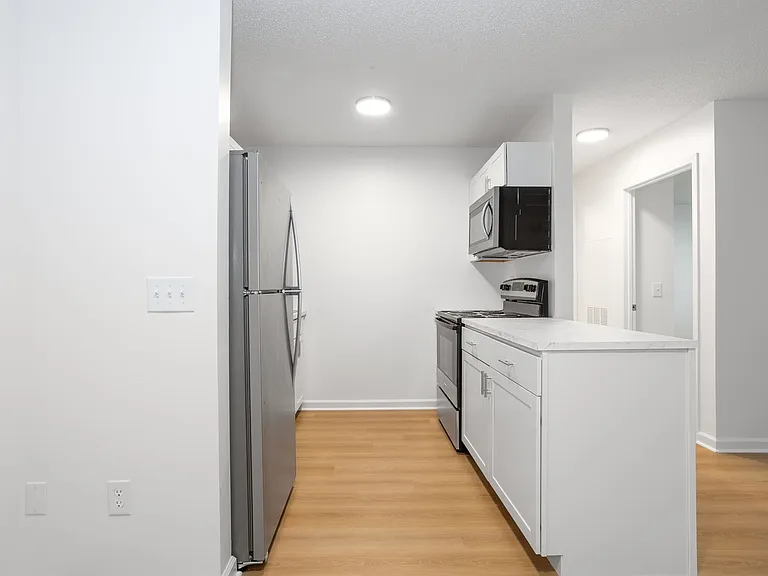Coventry Apartments — Photo 4